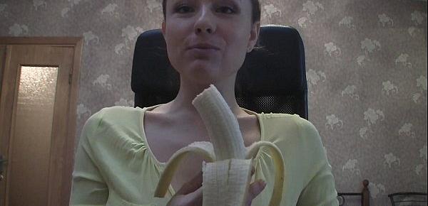  Gorgeous beauty and the exotic fruits on webcam